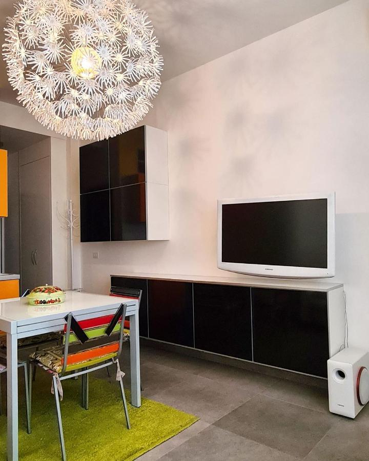 27apartment Apartment *